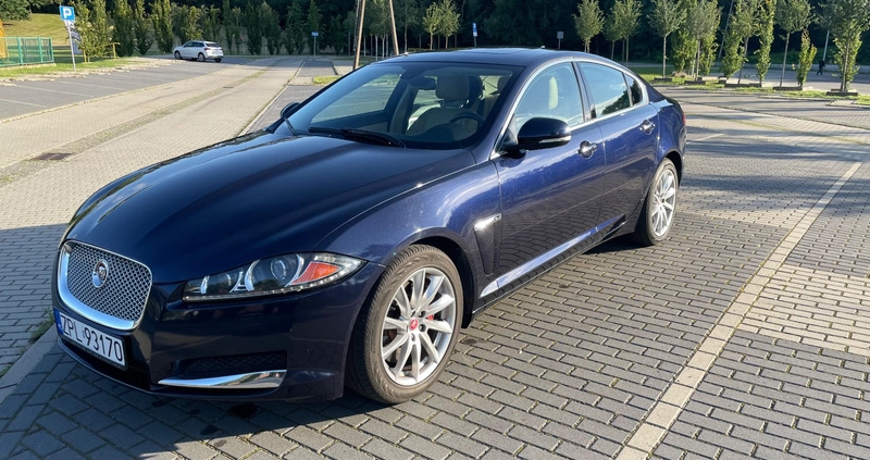 Jaguar XF cena 66700 przebieg: 105000, rok produkcji 2015 z Police małe 92